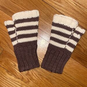 Knit mittens